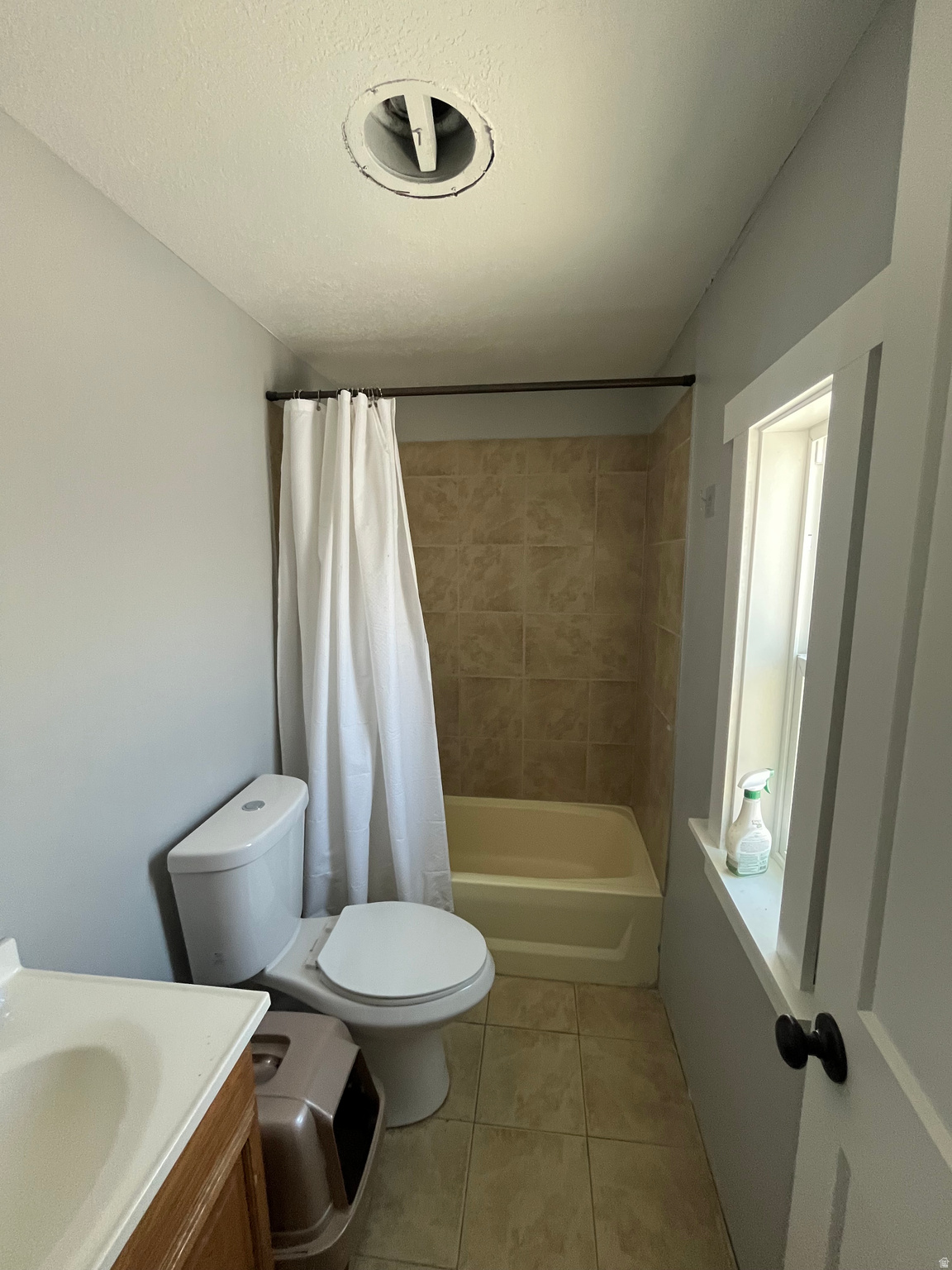 PALATIAL LIVING - Residential