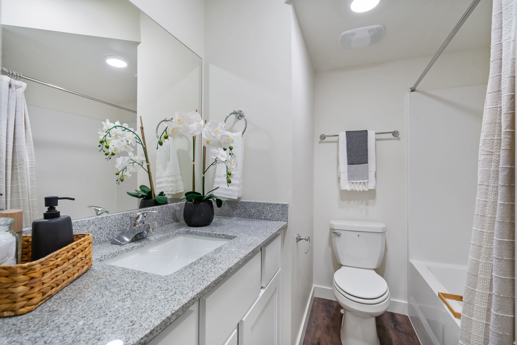 VILLAS AT THE POINT - Residential