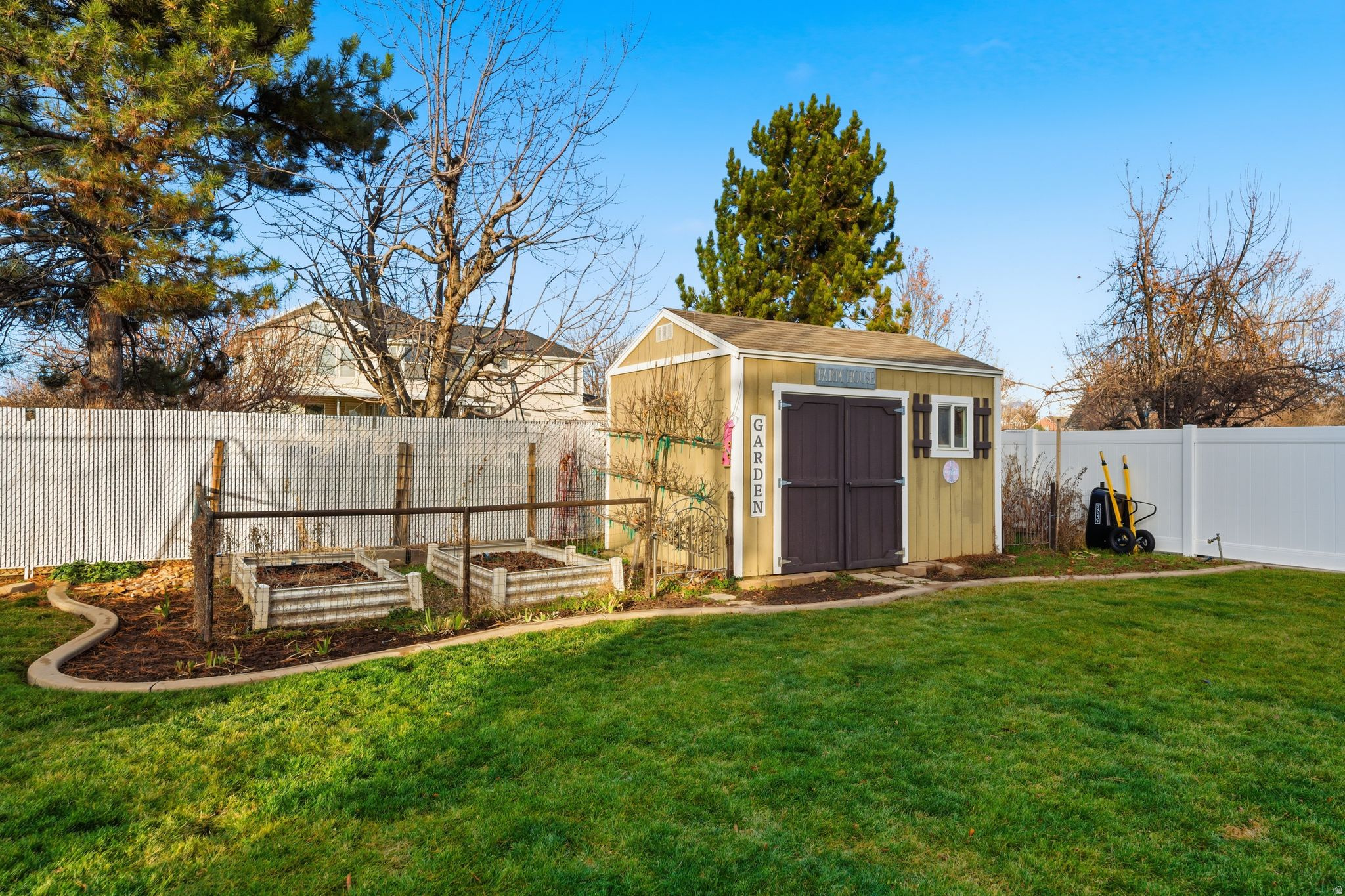 MT VIEW EST - Residential