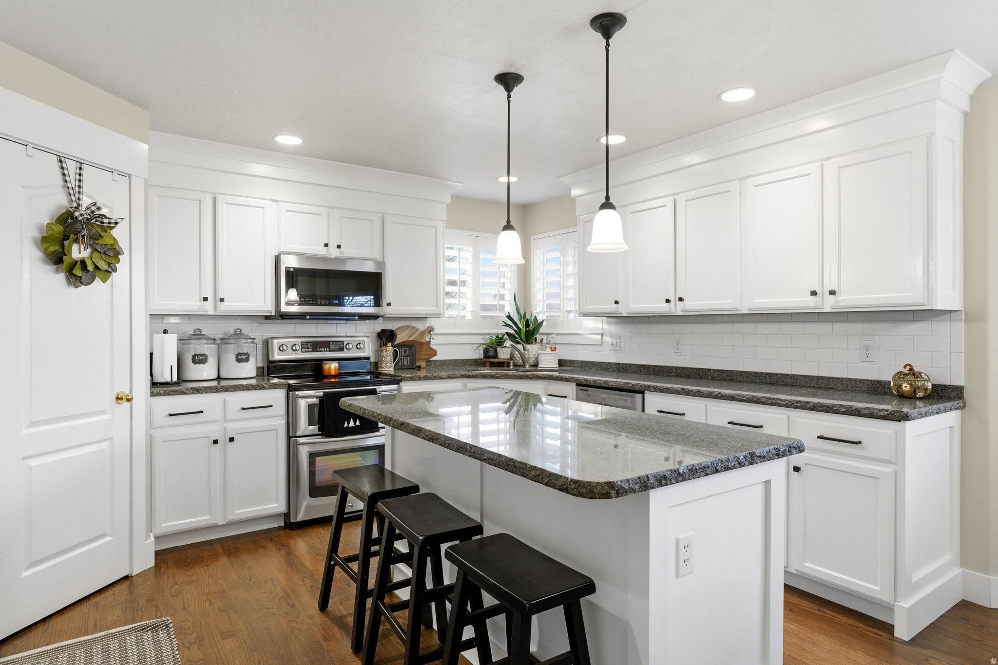 MT VIEW EST - Residential