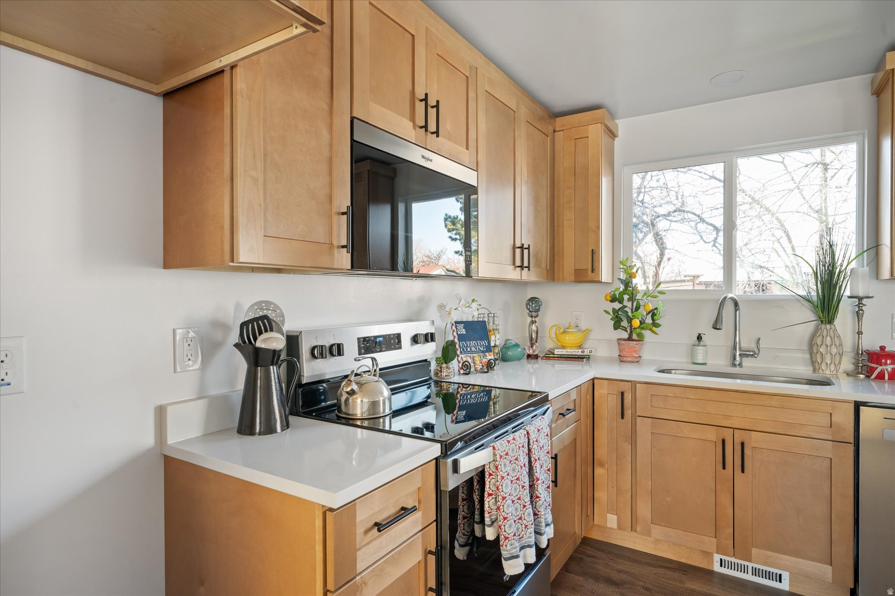 MEADOWS - Residential