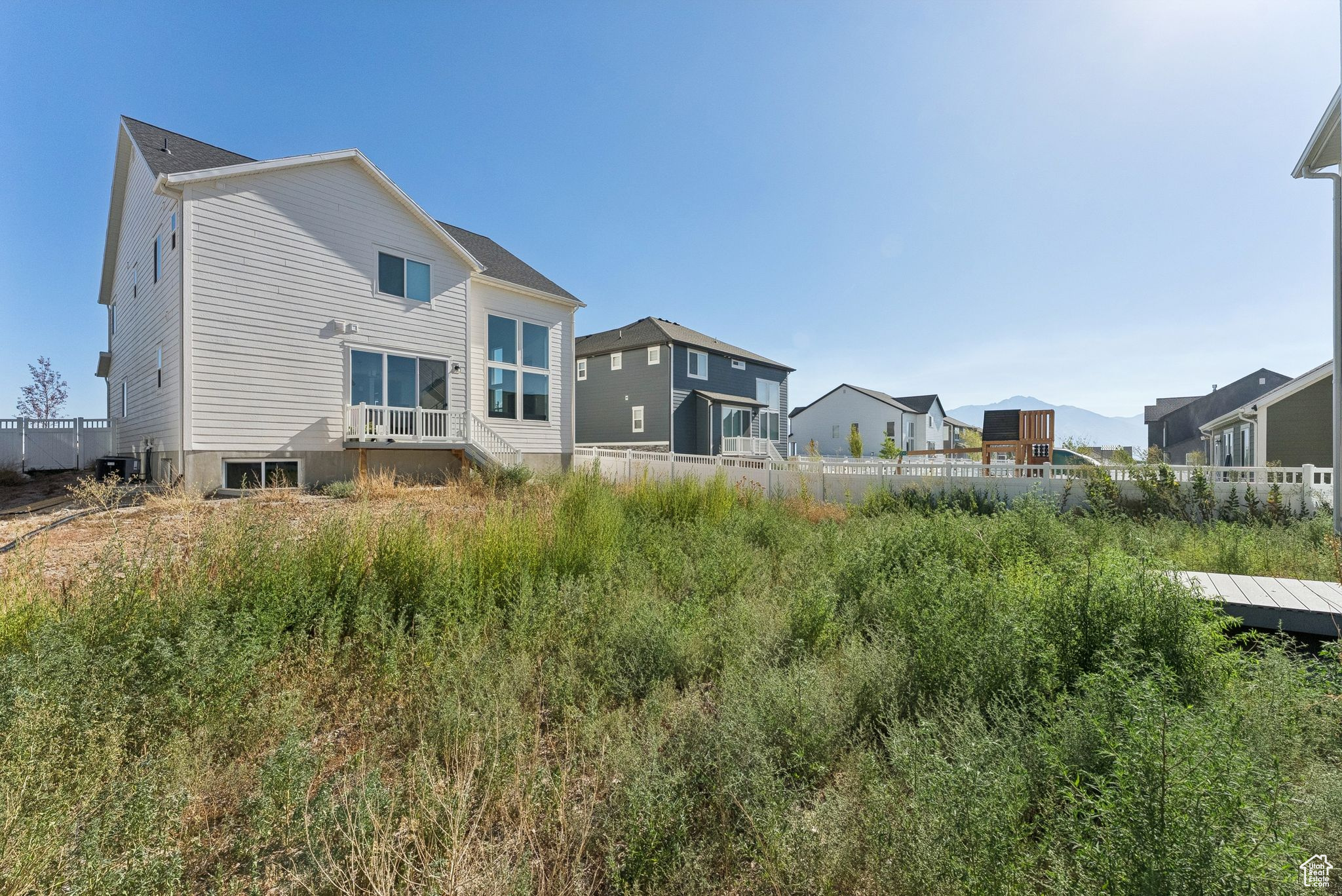 MOUNTAIN RIDGE - Residential