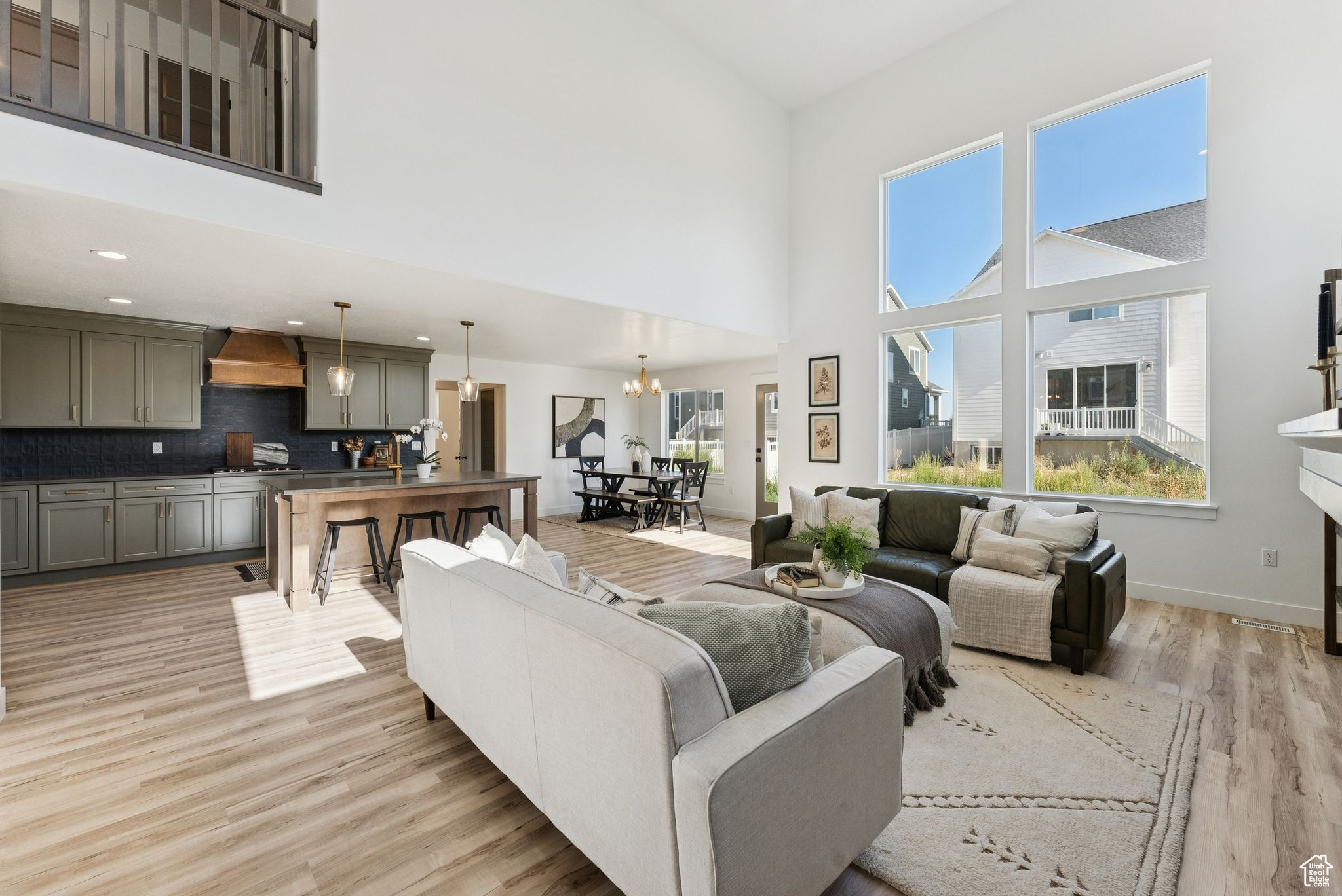 MOUNTAIN RIDGE - Residential