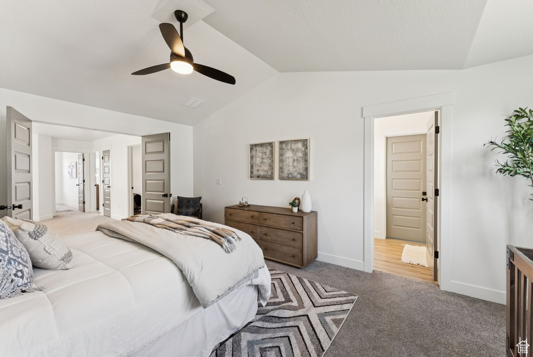 MOUNTAIN RIDGE - Residential