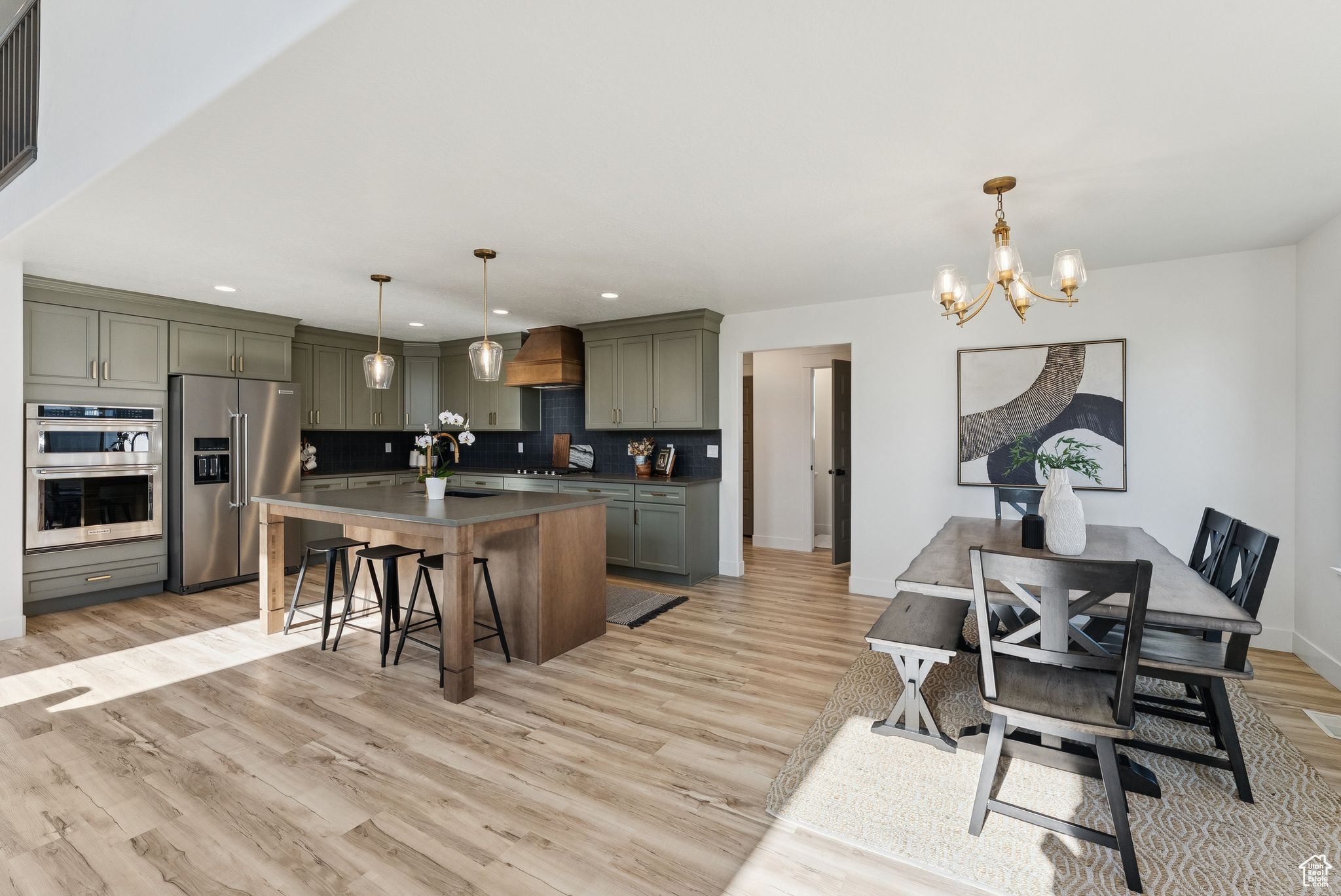 MOUNTAIN RIDGE - Residential