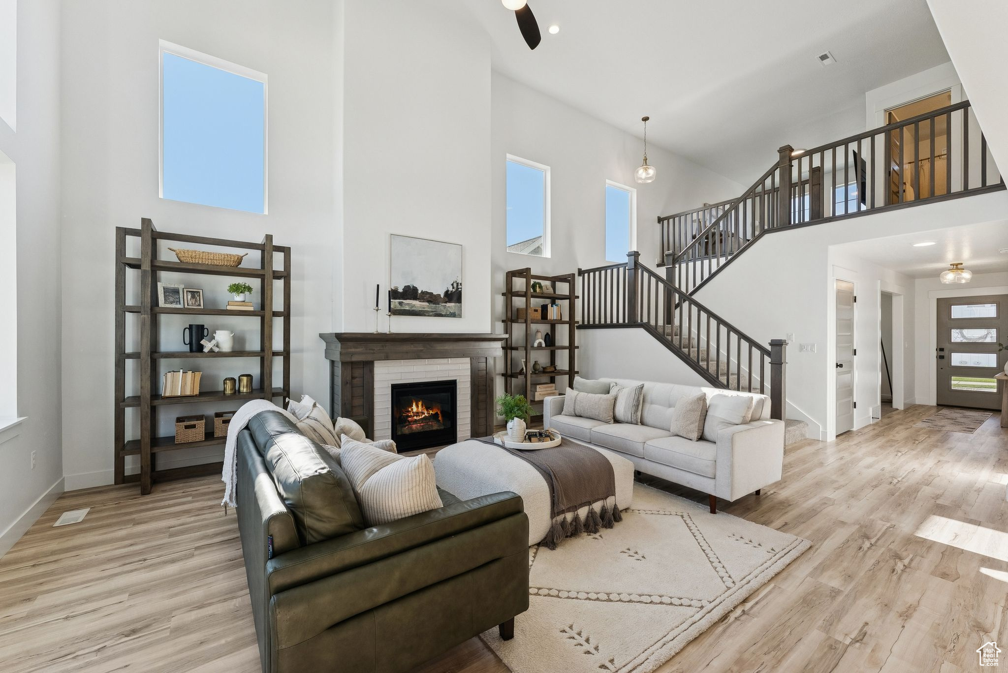 MOUNTAIN RIDGE - Residential