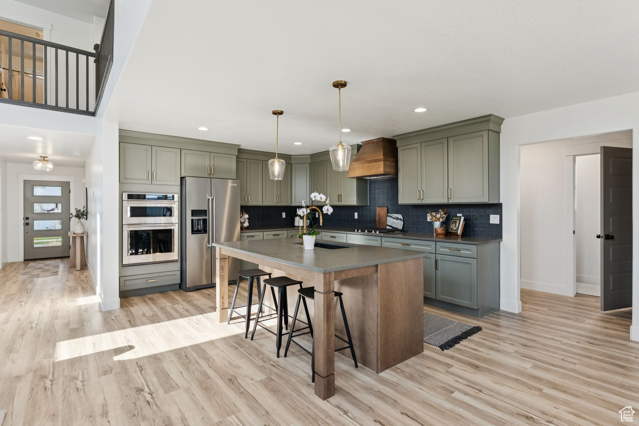 MOUNTAIN RIDGE - Residential