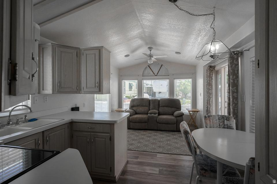 CHEROKEE SPRINGS - Residential
