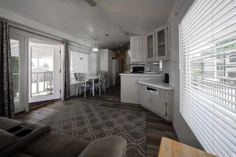 CHEROKEE SPRINGS - Residential
