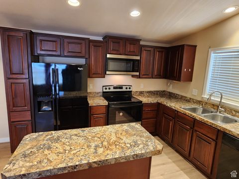 Tiny photo for 4718 S ASPEN LN, Taylorsville, UT 84123 (MLS # 2114283)
