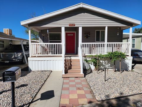 Photo of 4718 S ASPEN LN, Taylorsville, UT 84123 (MLS # 2114283)