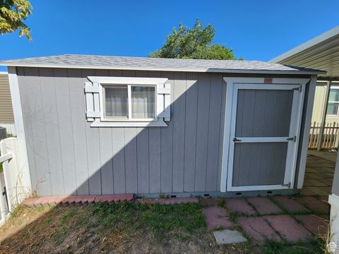Tiny photo for 4718 S ASPEN LN, Taylorsville, UT 84123 (MLS # 2114283)