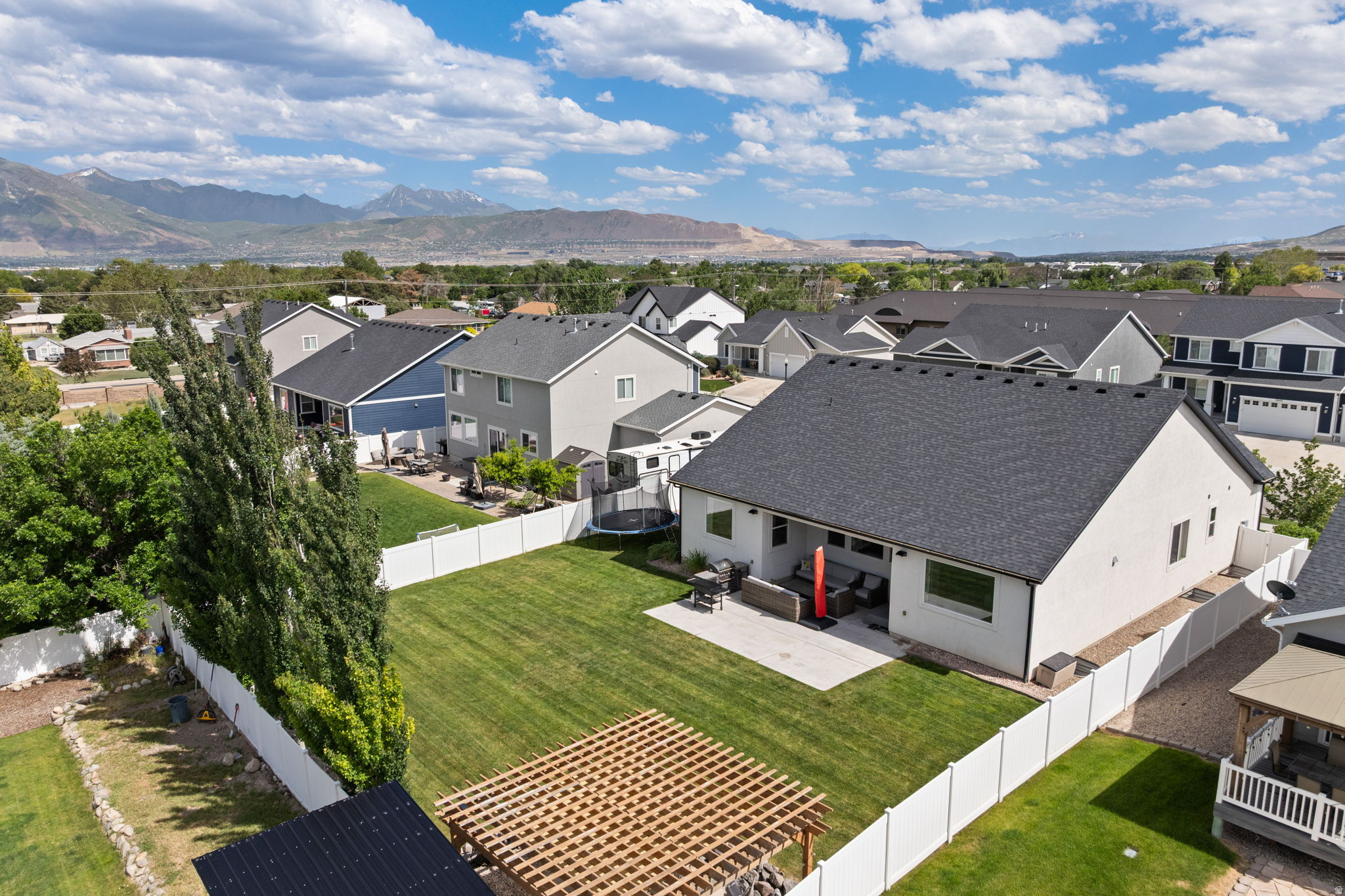 MCINTYRE FARMS - Residential