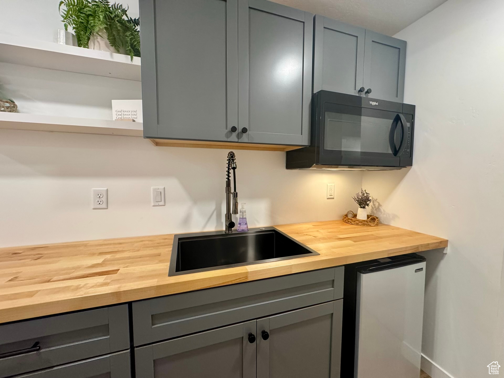 DAHLIA ESTATES PH 1 - Residential