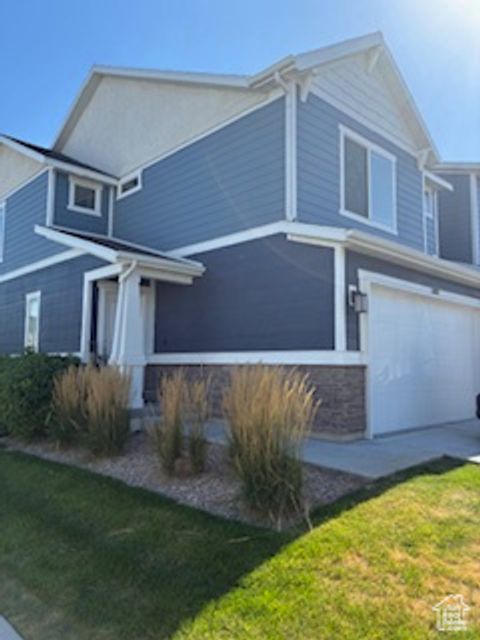 Photo of 107 E ASHGROVE LN, Saratoga Springs, UT 84045 (MLS # 2104751)