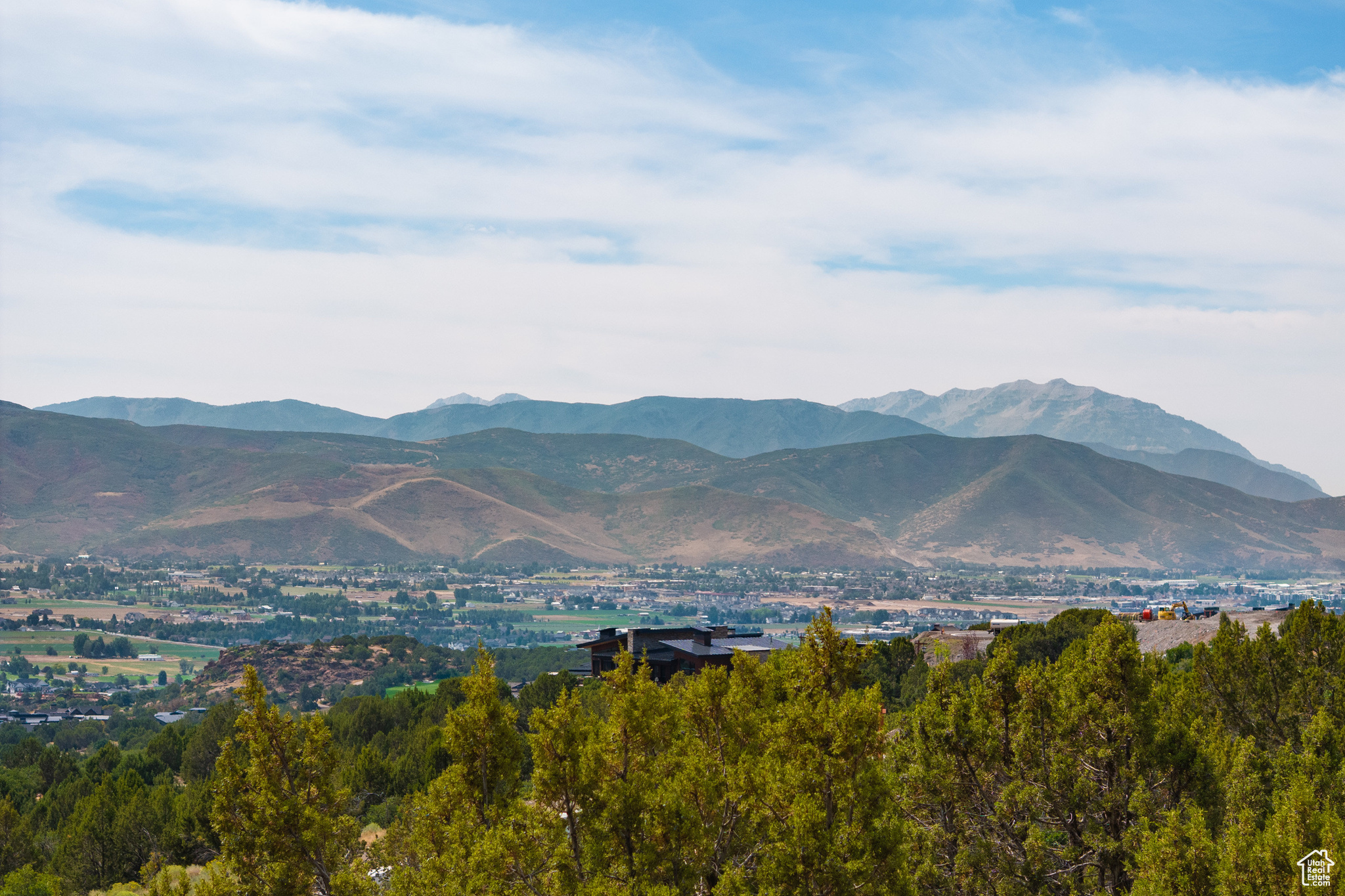 RED LEDGES - Land