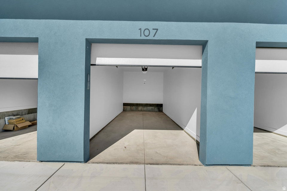 AUBURN HILLS - Residential