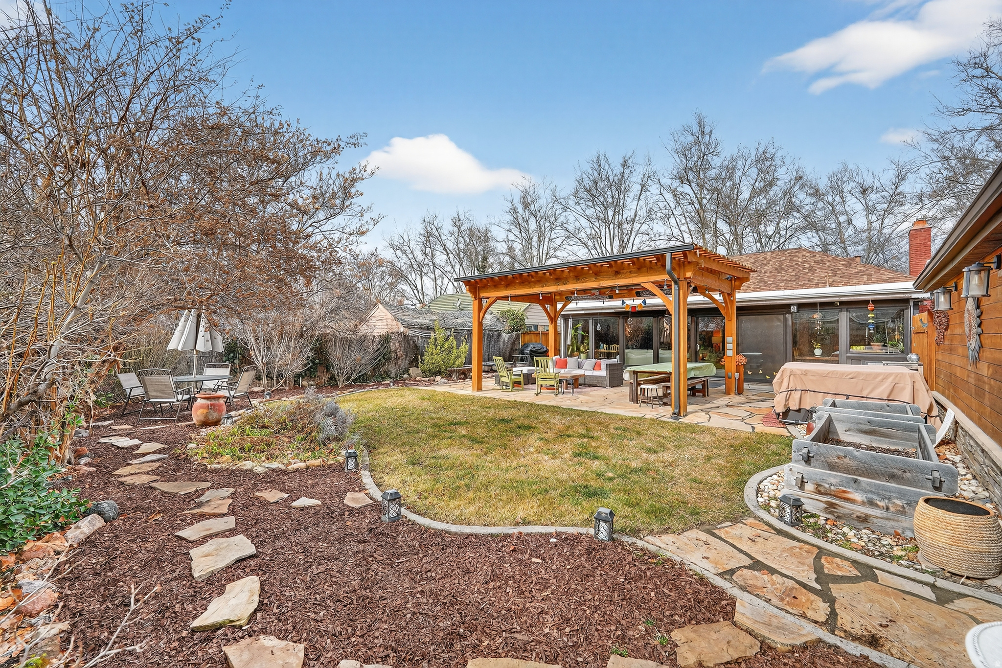 MOUNTAIR ACRES - Residential