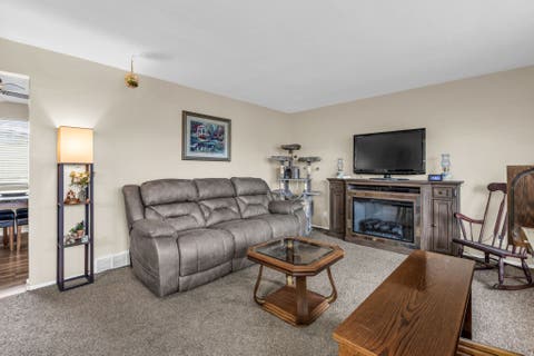 Tiny photo for 1118 N 575 W, Clinton, UT 84015 (MLS # 2175634)