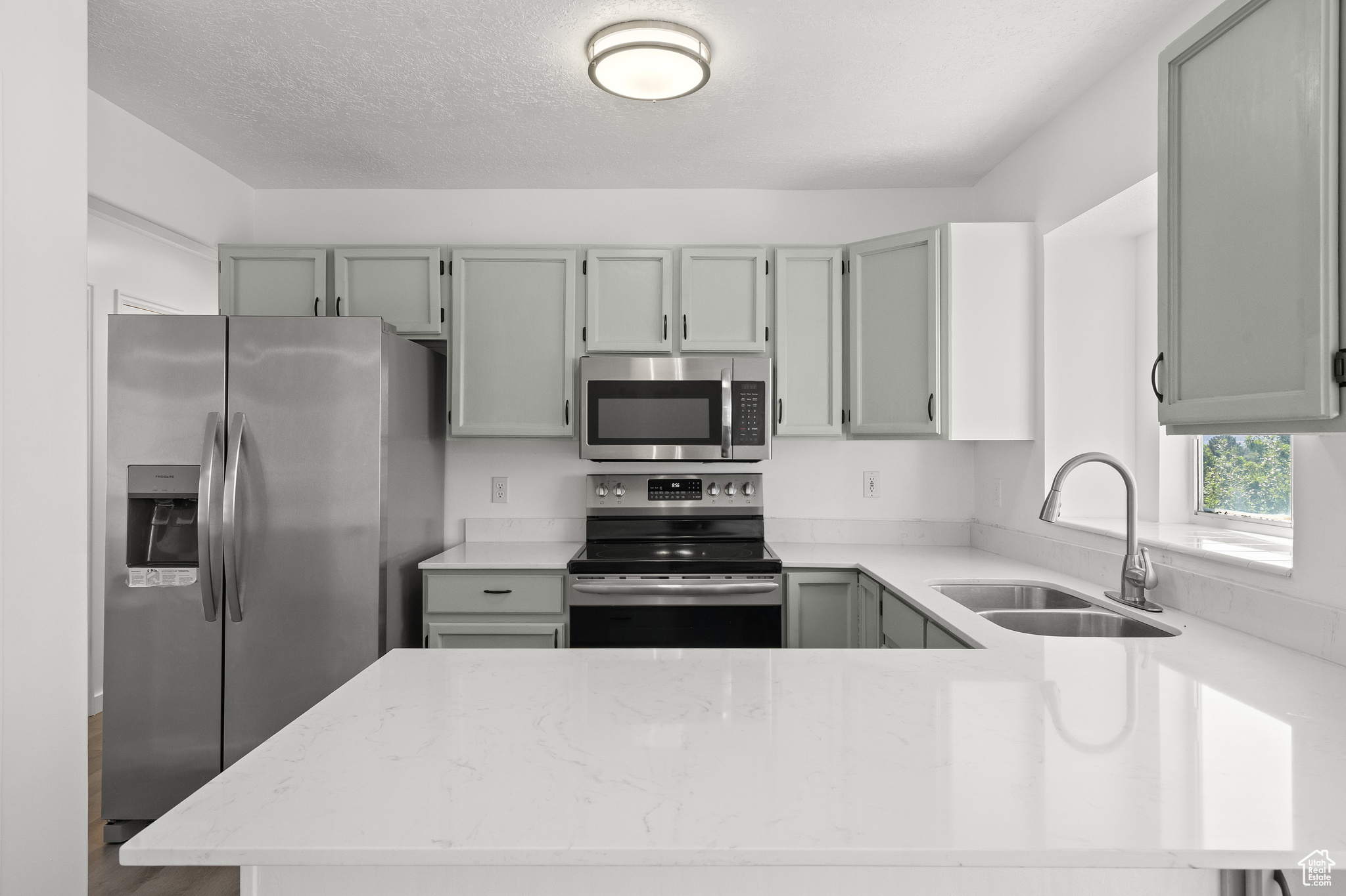 SUNSET ESTATES - Residential