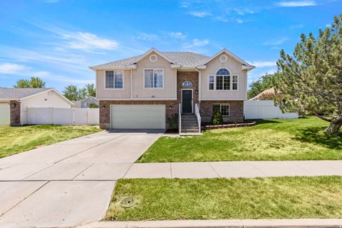 Tiny photo for 1873 N 25 E, Layton, UT 84041 (MLS # 2173854)