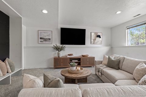 Tiny photo for 1873 N 25 E, Layton, UT 84041 (MLS # 2173854)
