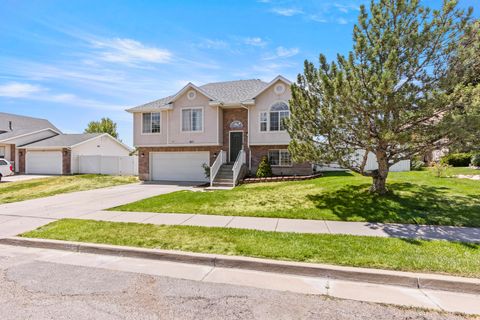 Tiny photo for 1873 N 25 E, Layton, UT 84041 (MLS # 2173854)