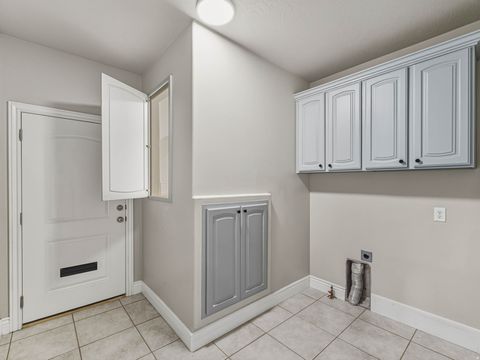 Tiny photo for 11541 S HARVEST CREST WAY W, South Jordan, UT 84095 (MLS # 2127313)