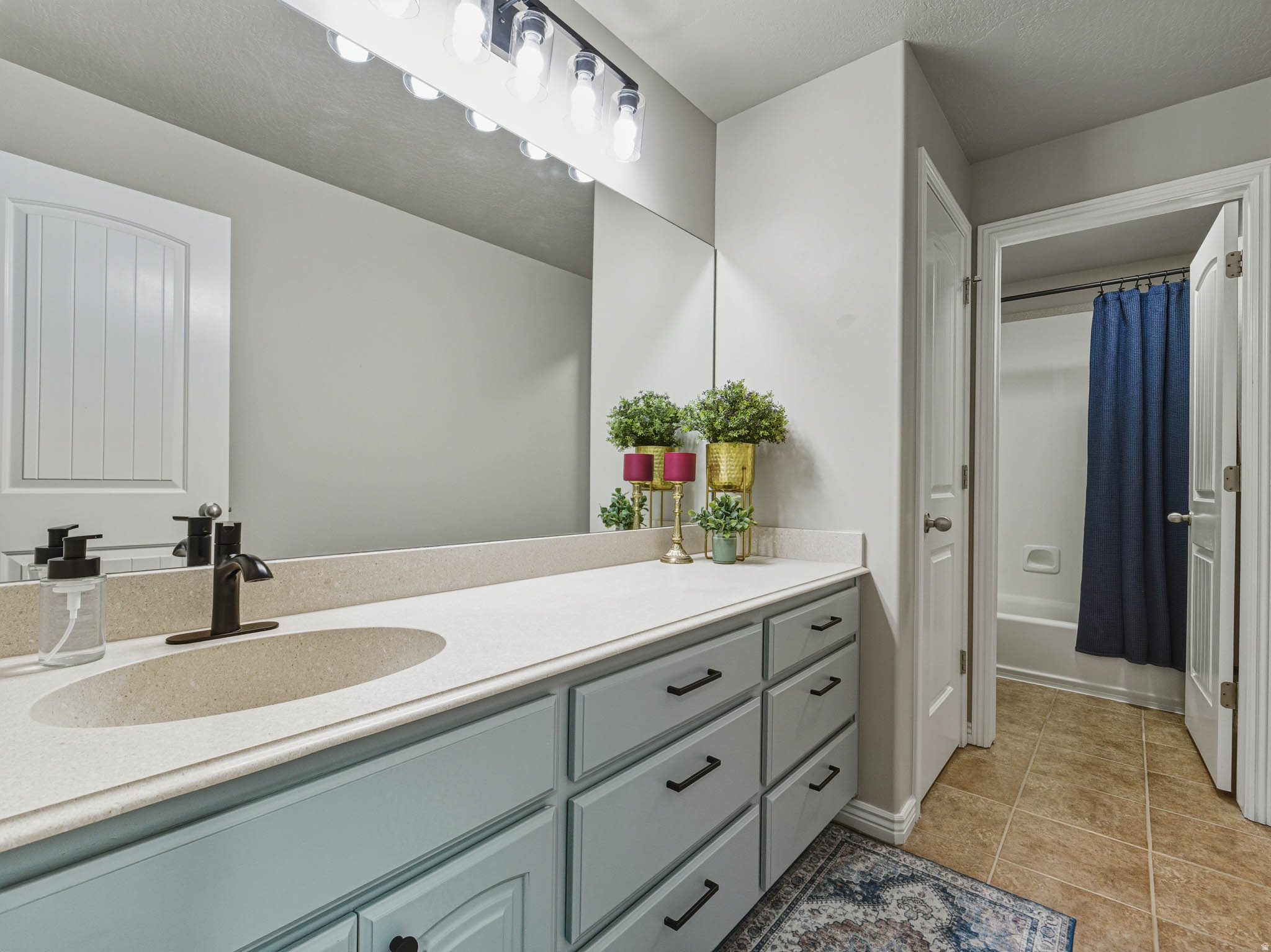 DAYBREAK - Residential