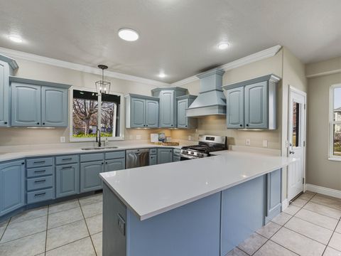 Tiny photo for 11541 S HARVEST CREST WAY W, South Jordan, UT 84095 (MLS # 2127313)