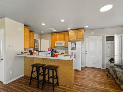 Tiny photo for 11541 S HARVEST CREST WAY W, South Jordan, UT 84095 (MLS # 2127313)