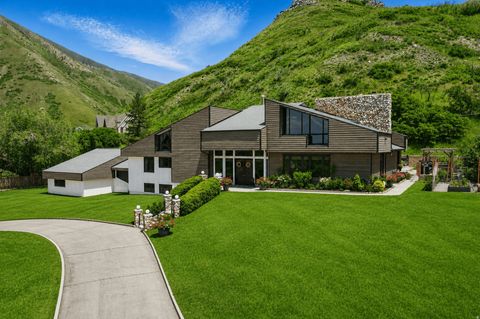 Photo of 12 N QUIET MEADOW LN, Mapleton, UT 84664 (MLS # 2158422)