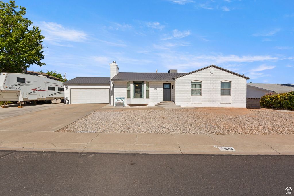Photo of 1584 SCENIC DR, Santa Clara, UT 84765 (MLS # 2115621)