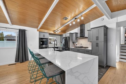 Tiny photo for 5443 S DUNBARTON DR, Murray, UT 84117 (MLS # 2127040)