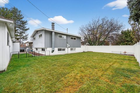 Tiny photo for 5443 S DUNBARTON DR, Murray, UT 84117 (MLS # 2127040)