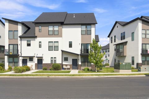 Townhouse For Sale - 1612 N 1300<br/> Payson, UT 84651