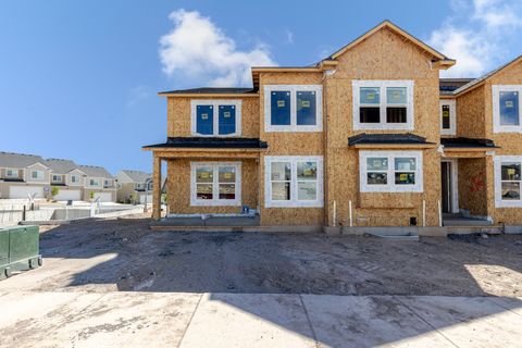 Photo of 822 N BANNER DR #660, Saratoga Springs, UT 84045 (MLS # 2144059)
