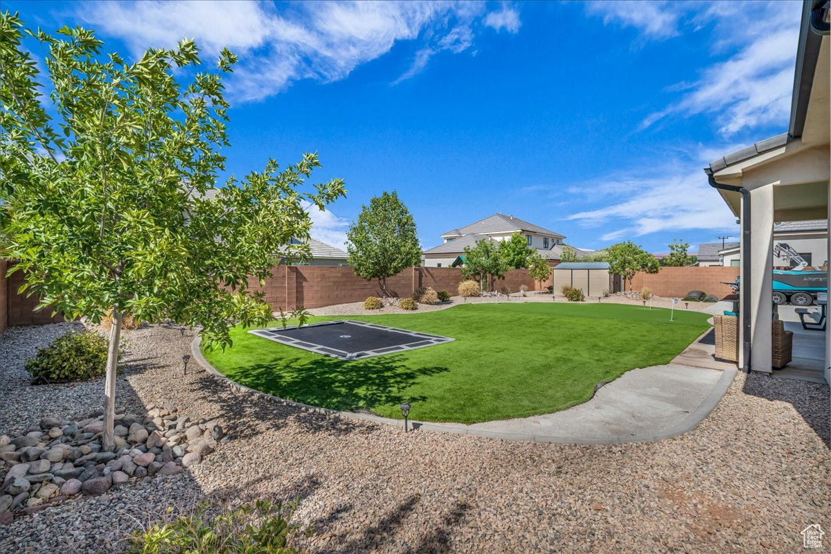 FIELDSTONE PH 5 - Residential