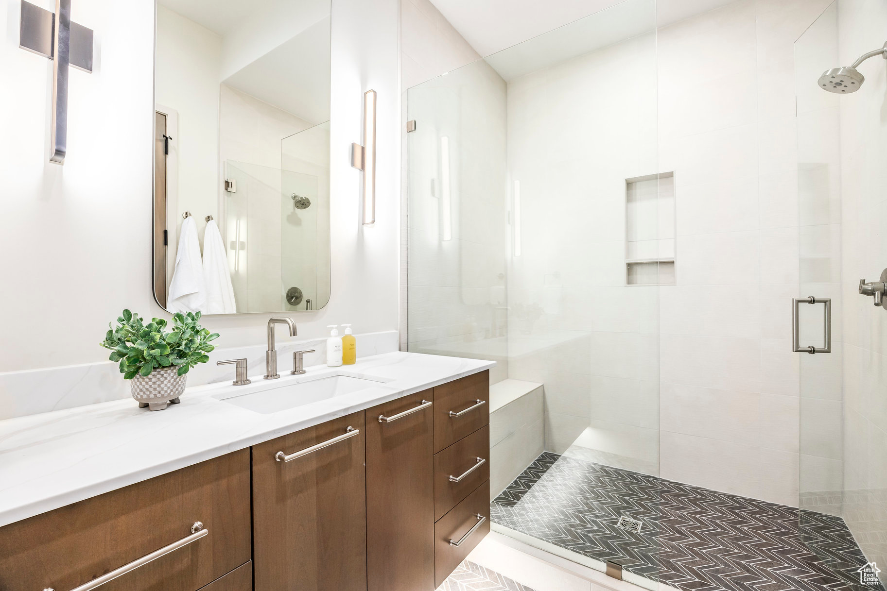 SKYRIDGE - Residential