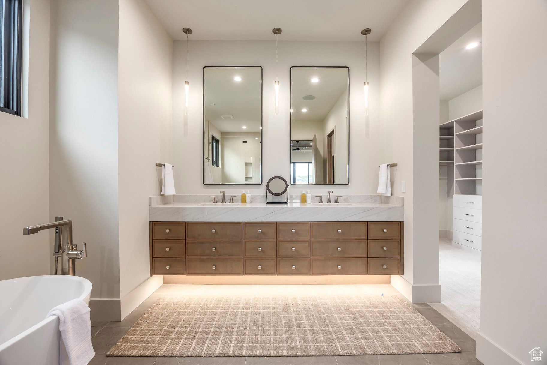 SKYRIDGE - Residential