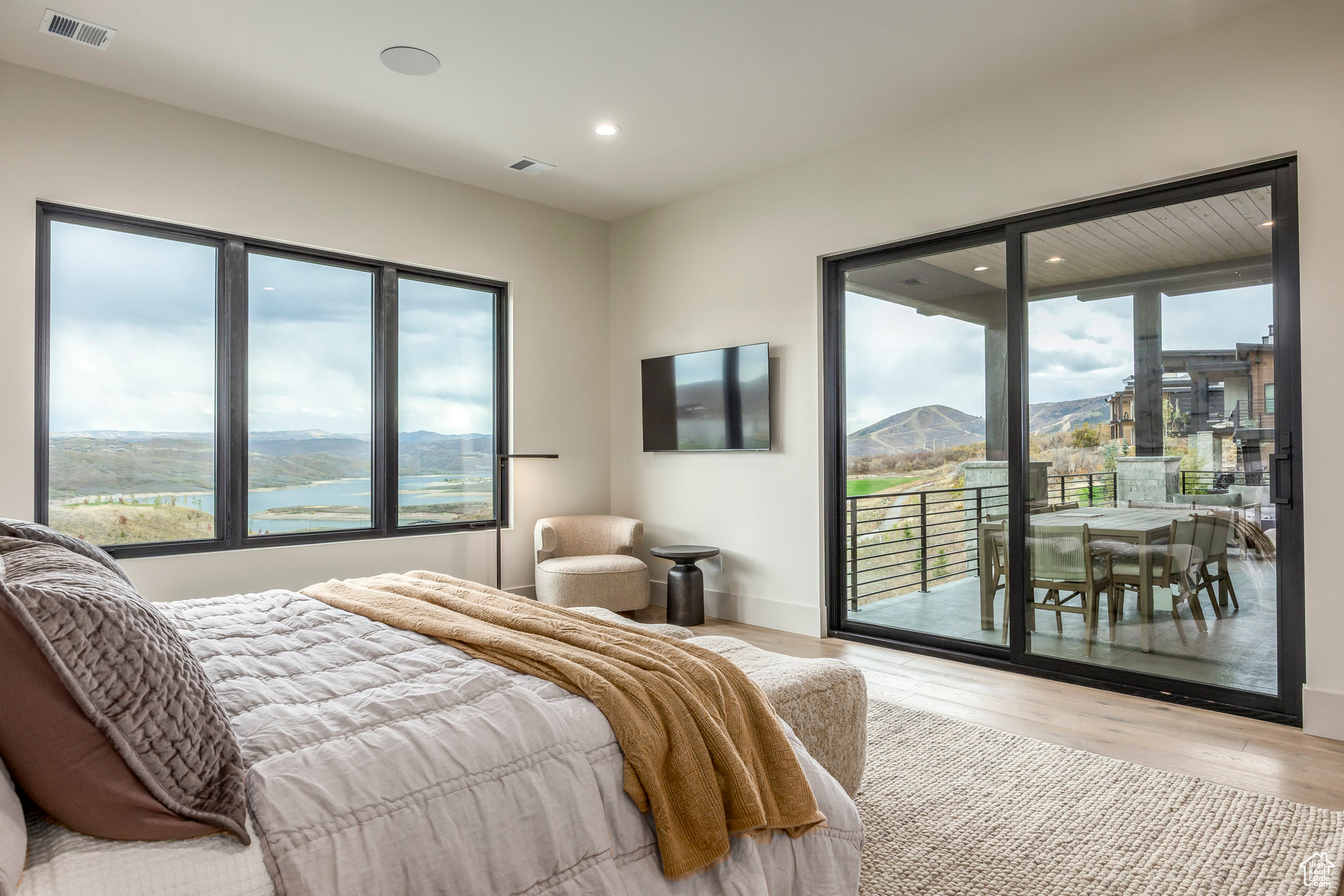 SKYRIDGE - Residential