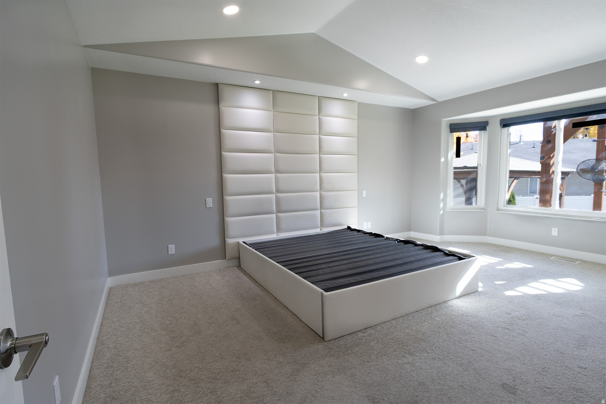 DIAMOND SUMMIT - Residential