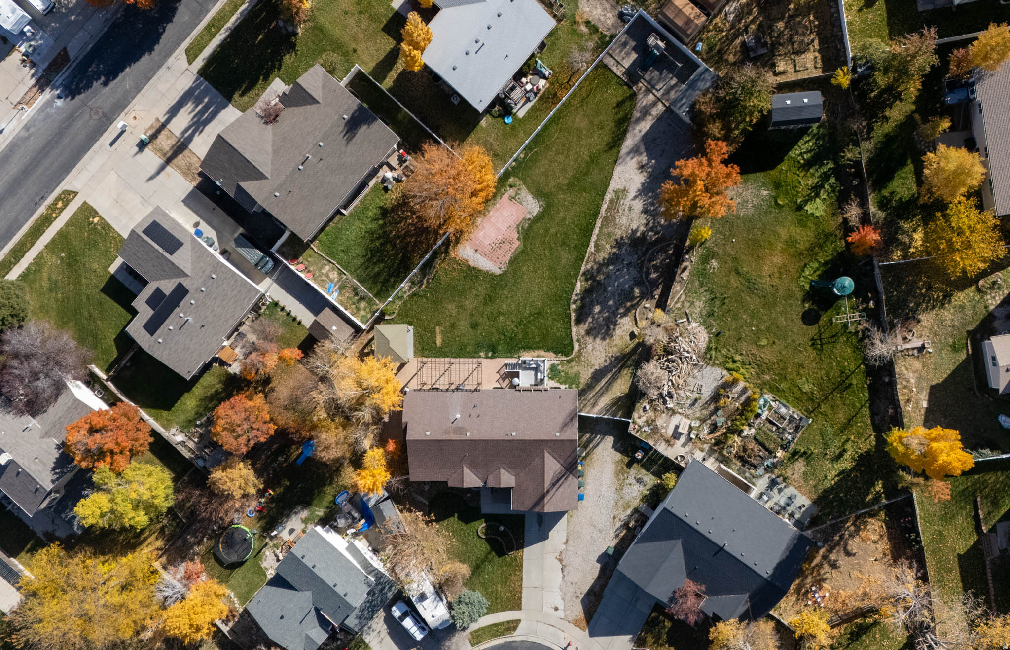 DIAMOND SUMMIT - Residential