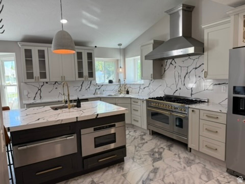 DIAMOND SUMMIT - Residential