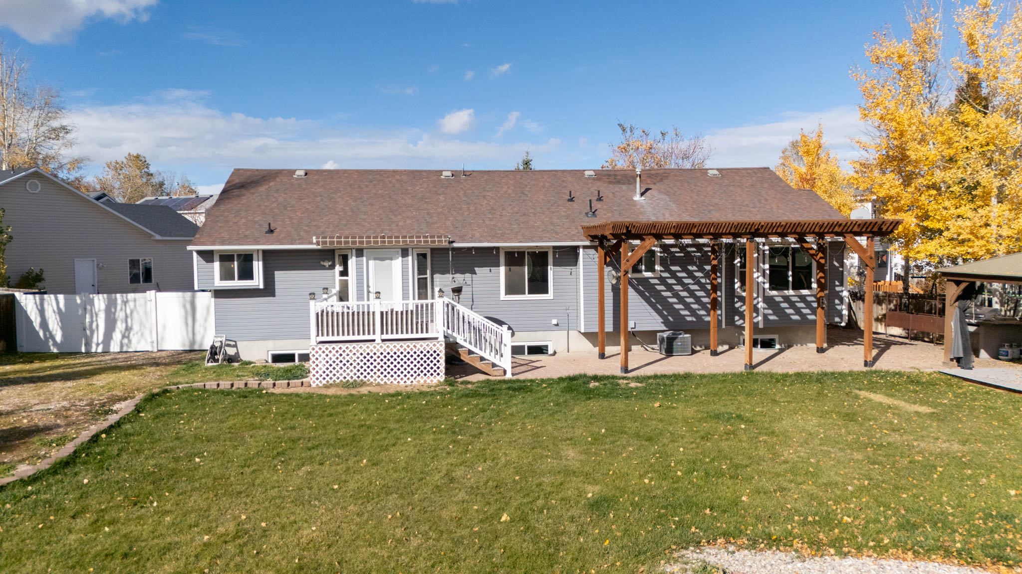 DIAMOND SUMMIT - Residential