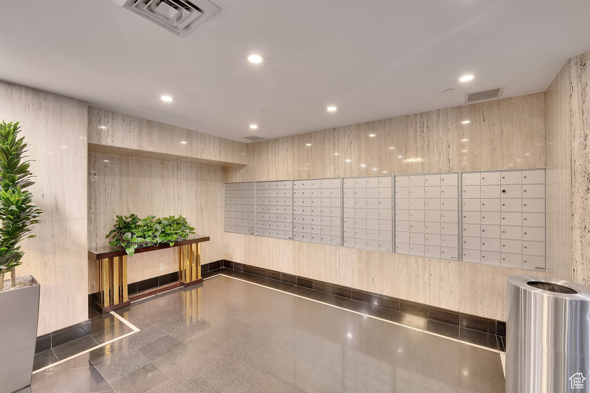 AMERICAN TOWERS CONDM - Residential