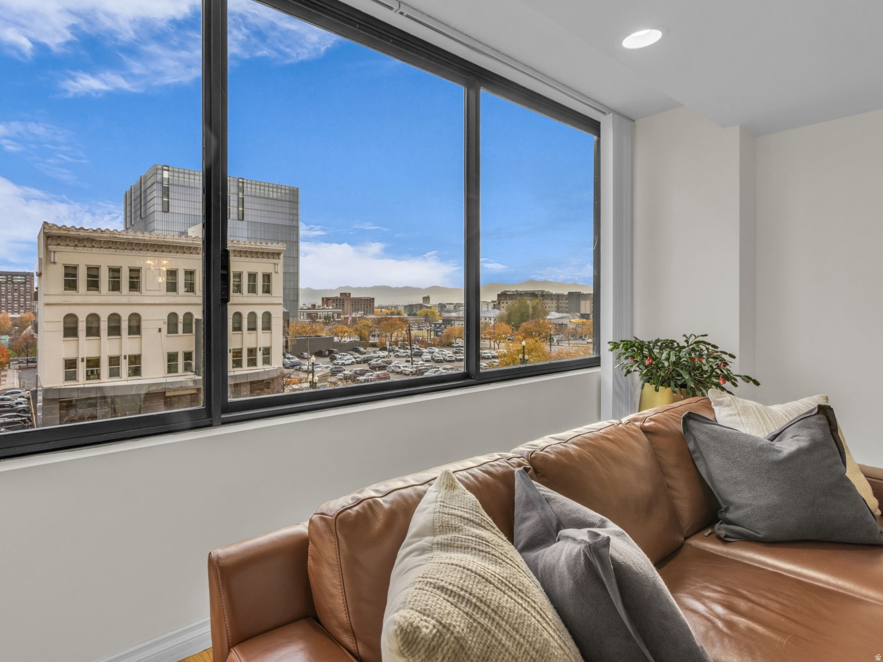 AMERICAN TOWERS CONDM - Residential