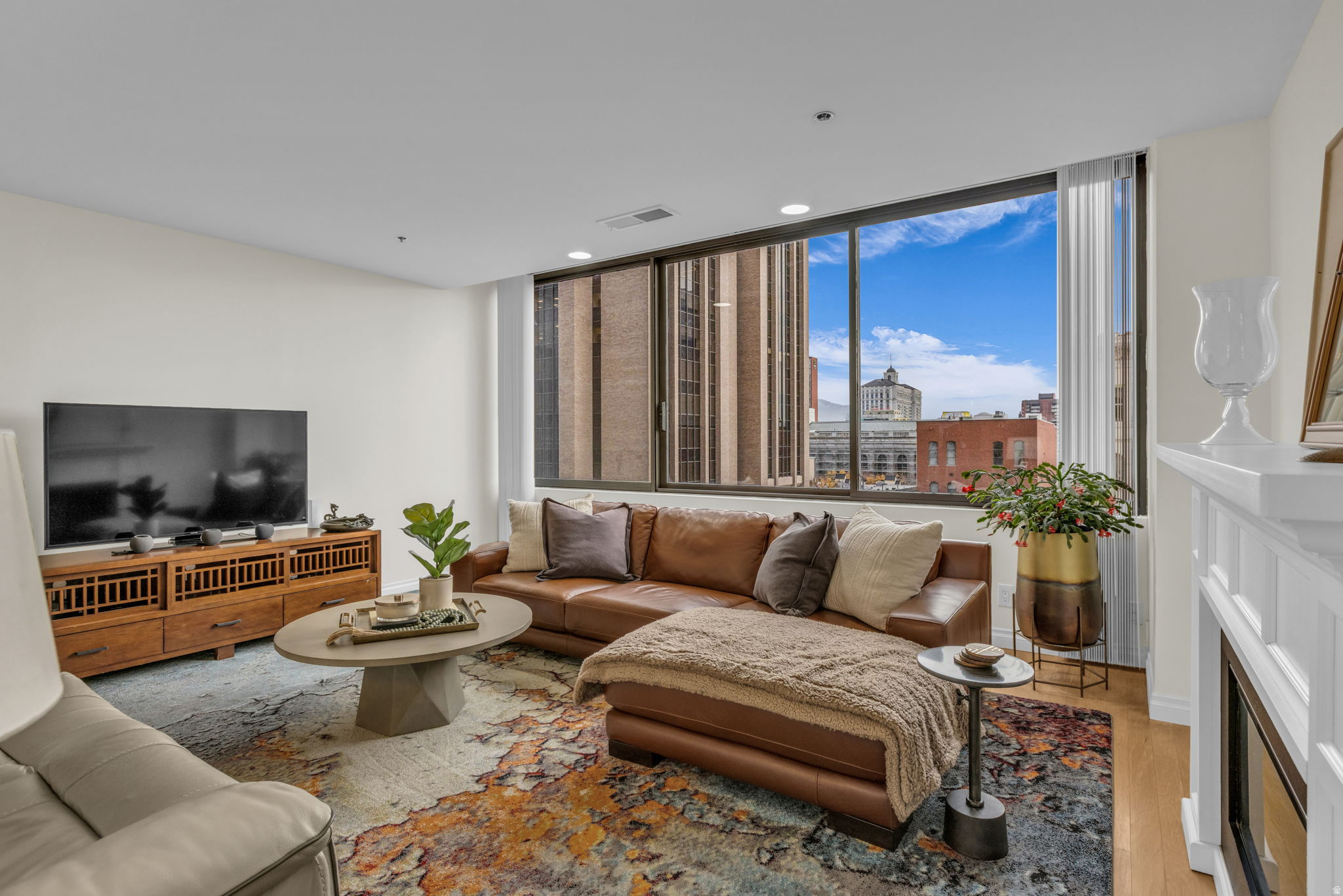 AMERICAN TOWERS CONDM - Residential