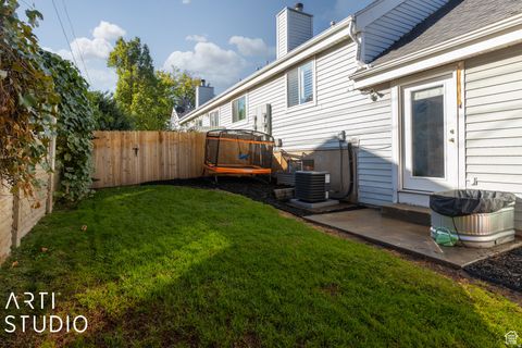 Tiny photo for 3131 APPLEWOOD DR, Bountiful, UT 84010 (MLS # 2159091)