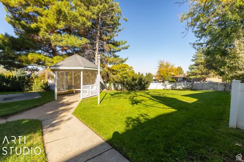 Tiny photo for 3131 APPLEWOOD DR, Bountiful, UT 84010 (MLS # 2159091)